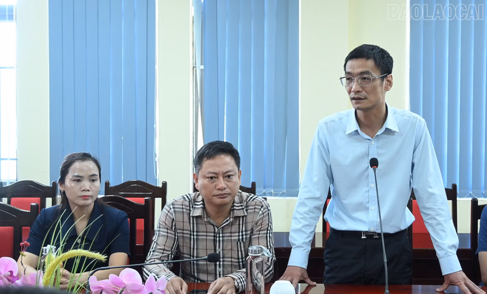 baolaocai-tr_dong-chi-pham-duc-huan-pho-bi-thu-dang-uy-chu-tich-ubnd-xa-duong-quy-phat-bieu-tai-buoi-lam-viec-9453.jpg