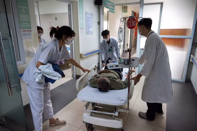 Cúm diễn biến nặng hơn ở người có bệnh lý nền.