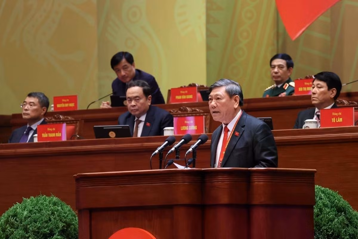 Phó Chủ nhiệm Thường trực Ủy ban Kiểm tra Trung ương Trần Văn Rón trình bày tham luận tại Đại hội XIV của Đảng.