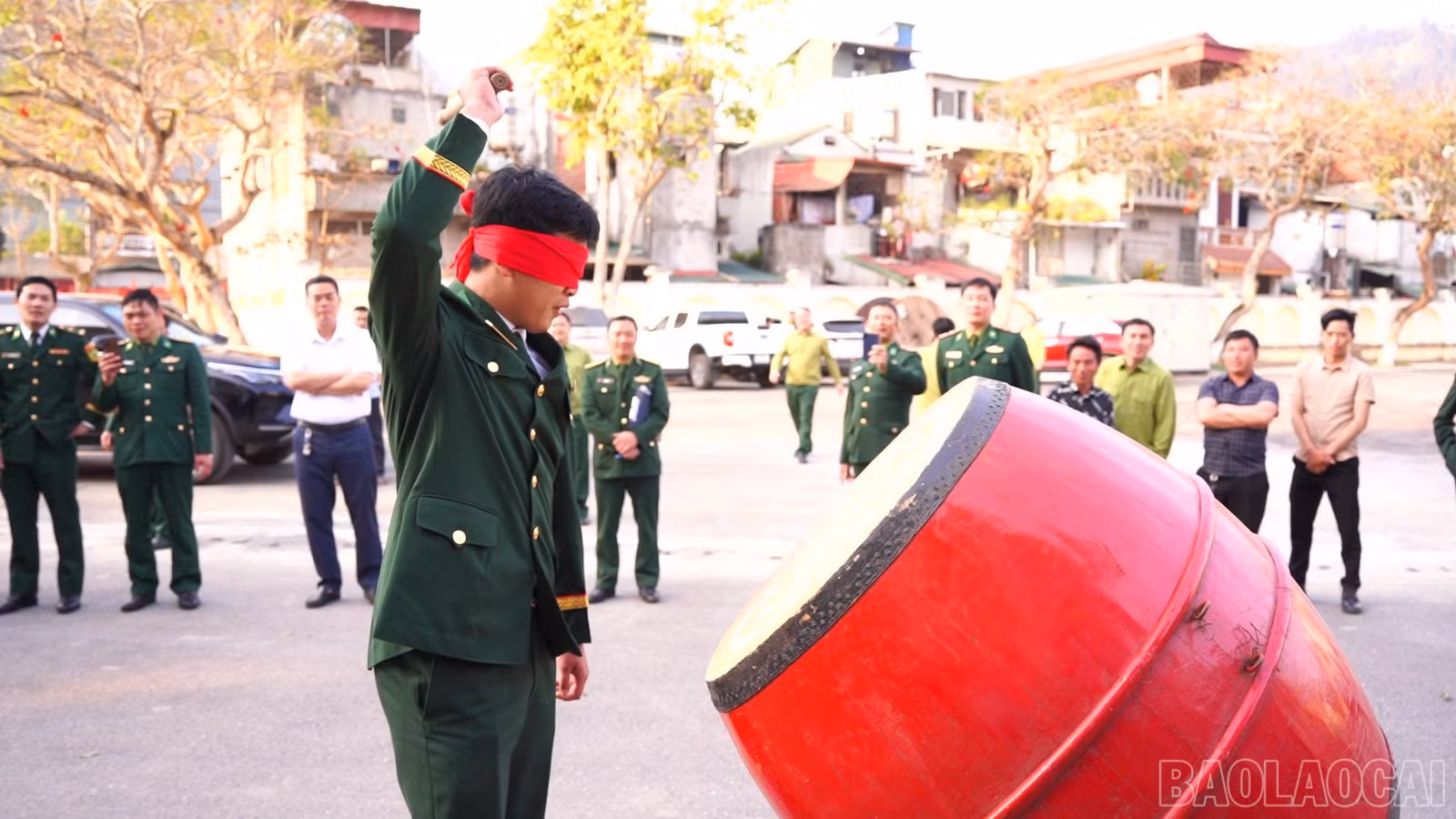 baolaocai-br_tro-choi-bit-mat-danh-trong.jpg
