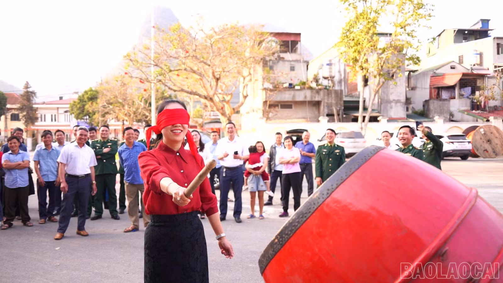 baolaocai-br_tro-choi-bit-mat-danh-trong-3662.jpg