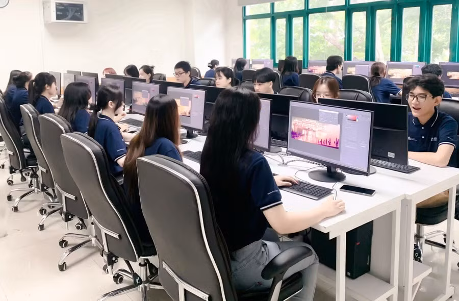 Sinh viên Trường Cao đẳng nghề Hoa Sen.