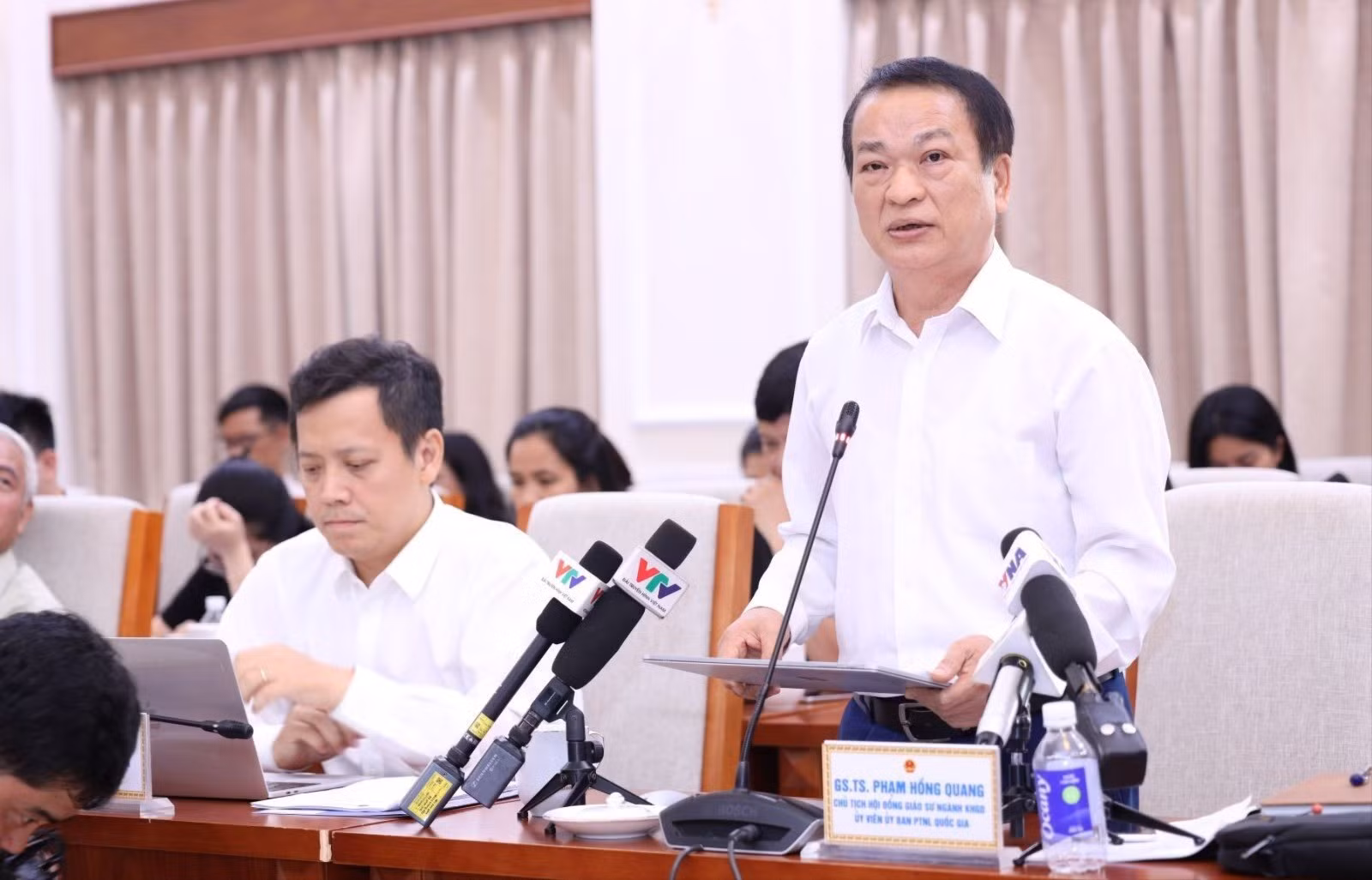15-7-gs-hong-quang-9907.jpg