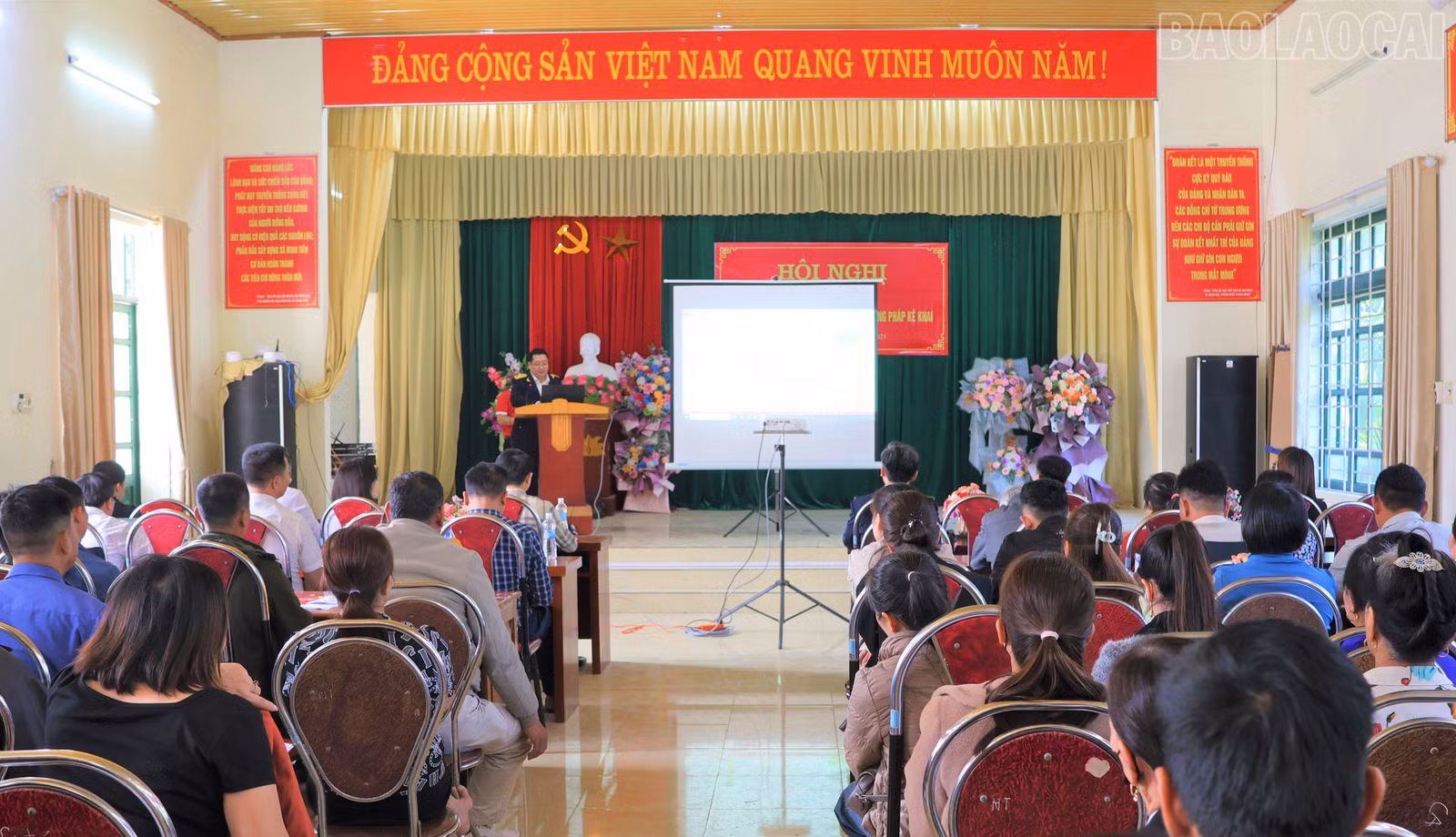 baolaocai-tr_quang-canh-hoi-nghi.jpg