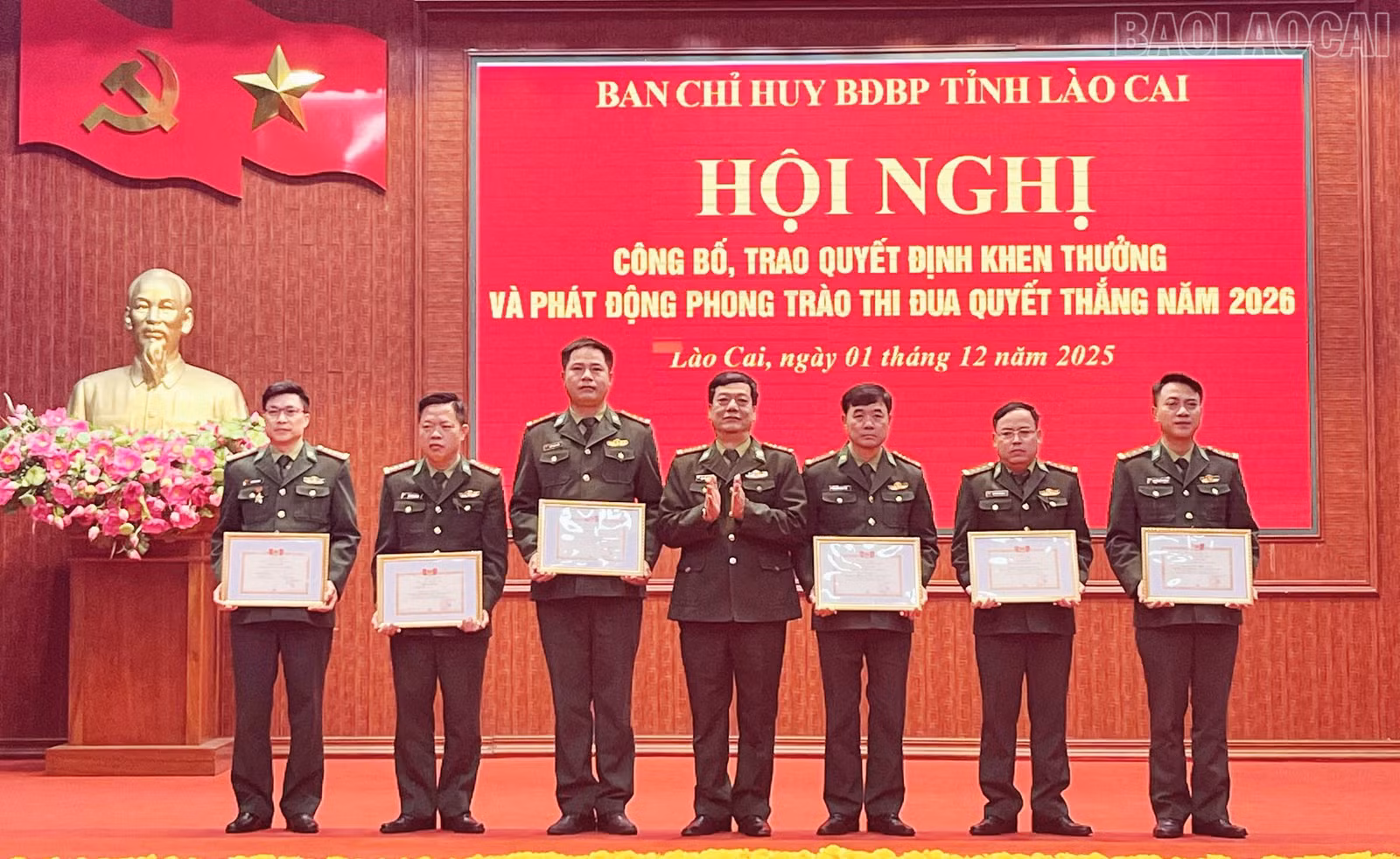 baolaocai-tr_8dai-ta-nguyen-phi-khanh-pho-chi-huy-truong-bo-chi-huy-quan-su-tinh-kiem-chi-huy-truong-ban-chi-huy-bdbp-tinh-trao-bang-khen-cho-cac-ca-nhan.jpg