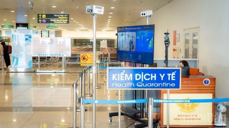 Cảng hàng không quốc tế Nội Bài đã khẩn trương triển khai các biện pháp siết chặt kiểm soát y tế, giám sát nghiêm ngặt đối với hành khách nhập cảnh, ngăn chặn diễn biến phức tạp của dịch bệnh do virus Nipah.