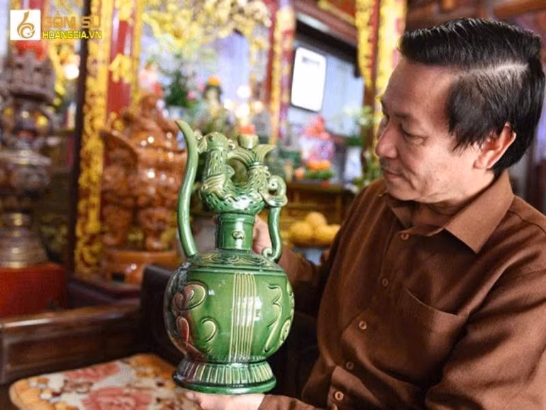 Nghệ nhân nhân dân Trần Độ, "phù thủy men gốm" của làng Bát Tràng.
