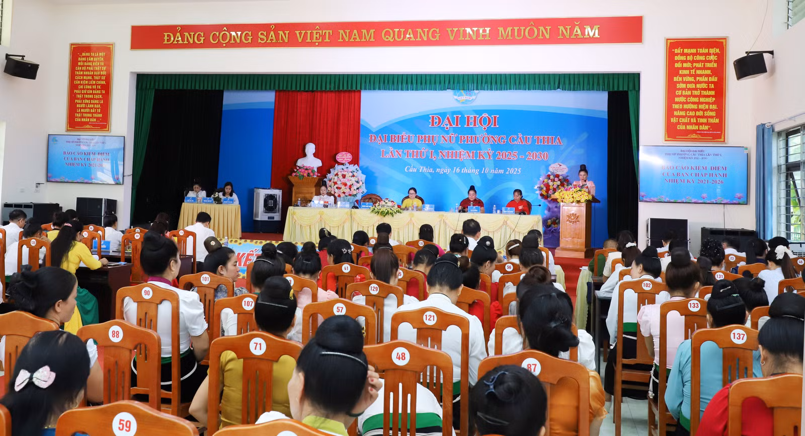 toan-canh-dai-hoi.jpg