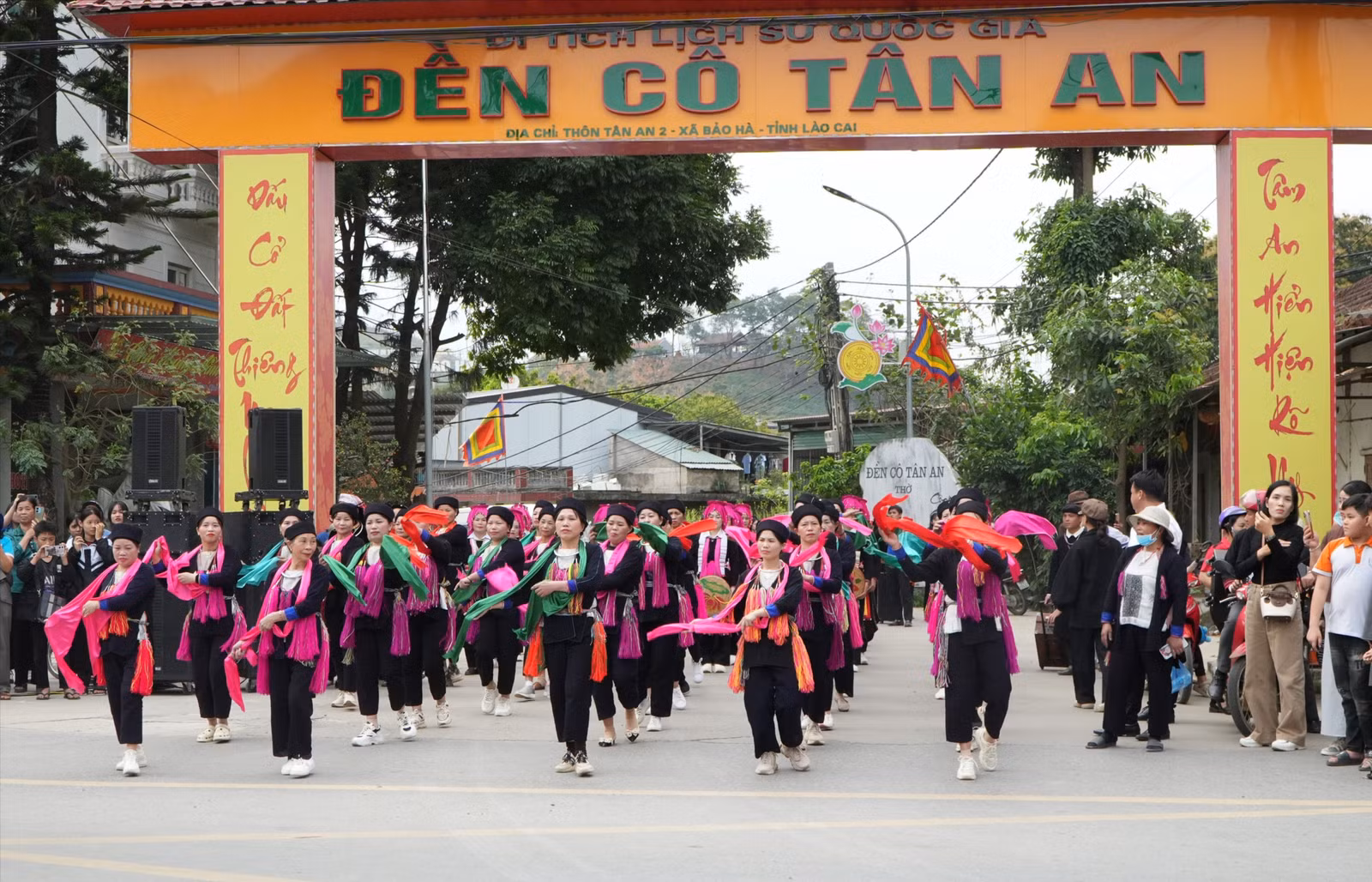 br-khoi-dan-toc-dao-tuyen-trinh-dien-van-hoa.jpg