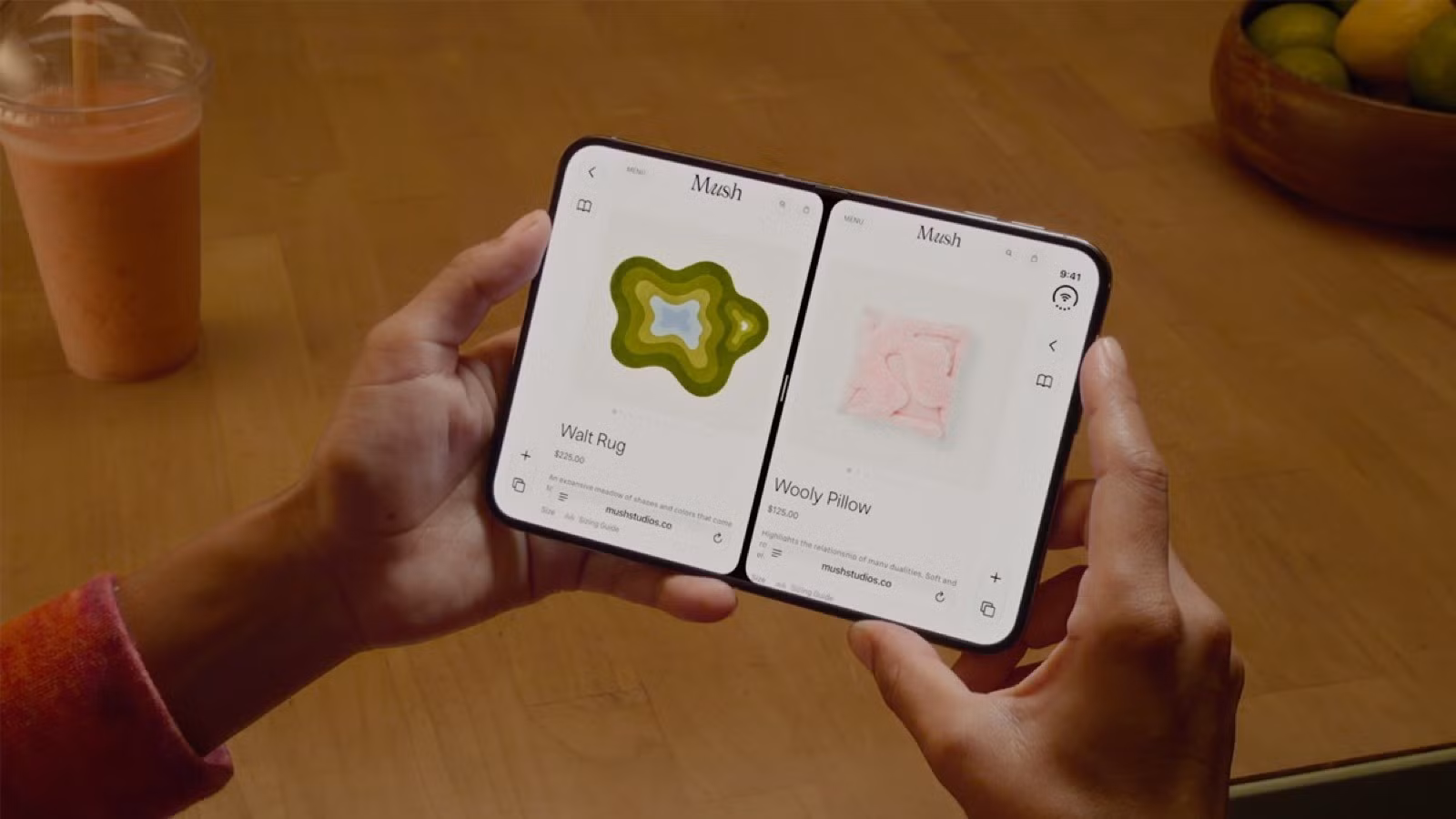 Màn hình trong rộng rãi giúp chạy hai ứng dụng song song. Nguồn: Apple