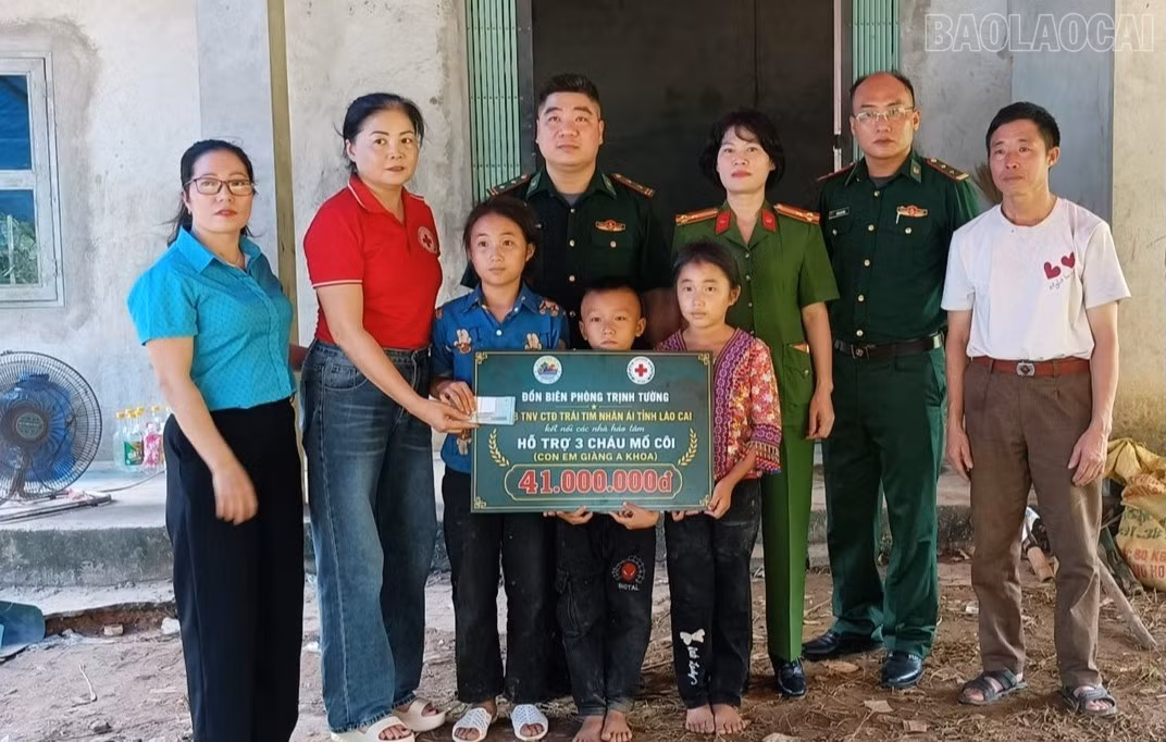 baolaocai-tr_2-trao-ho-tro-cho-gia-dinh-9589.jpg