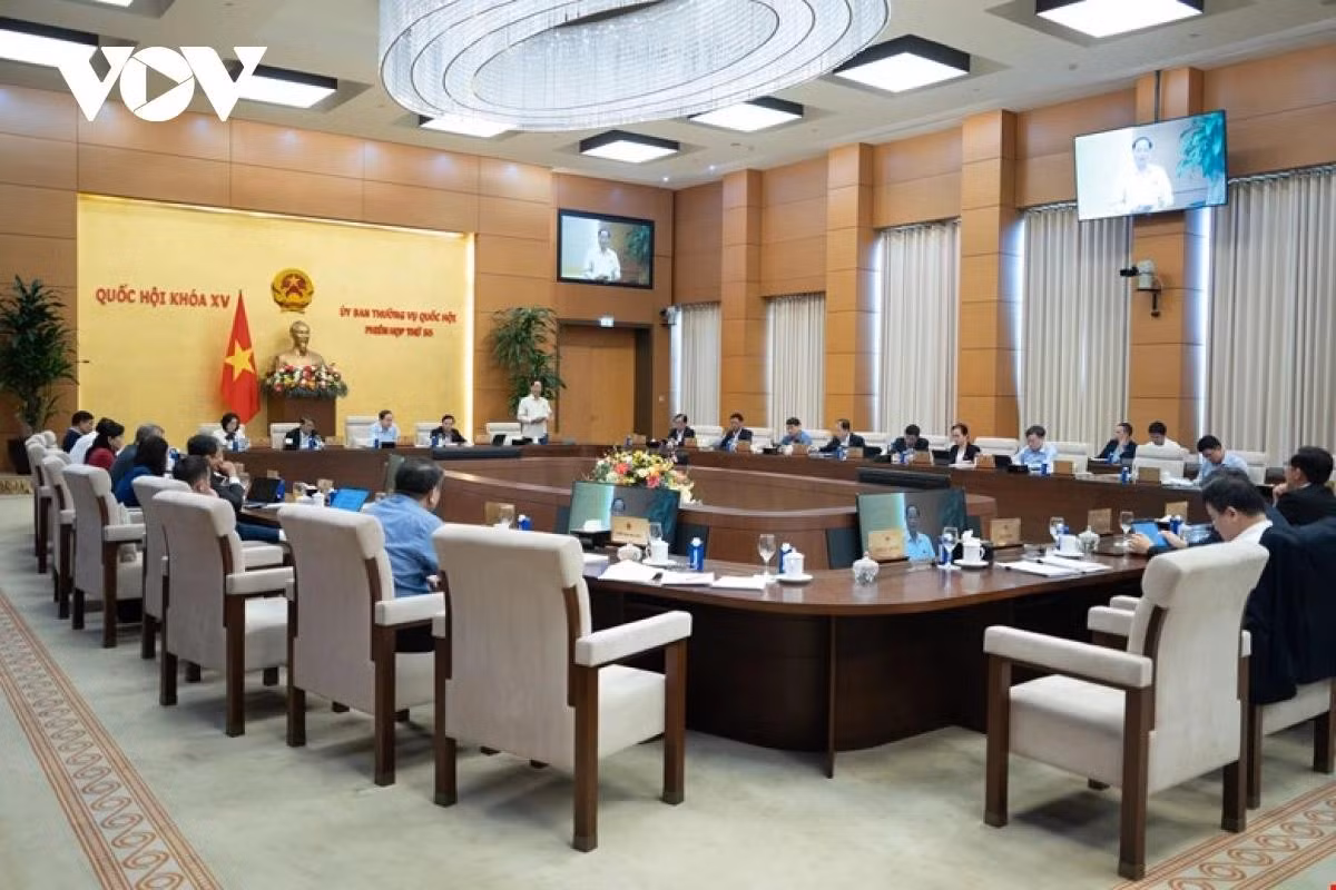 Toàn cảnh phiên họp.