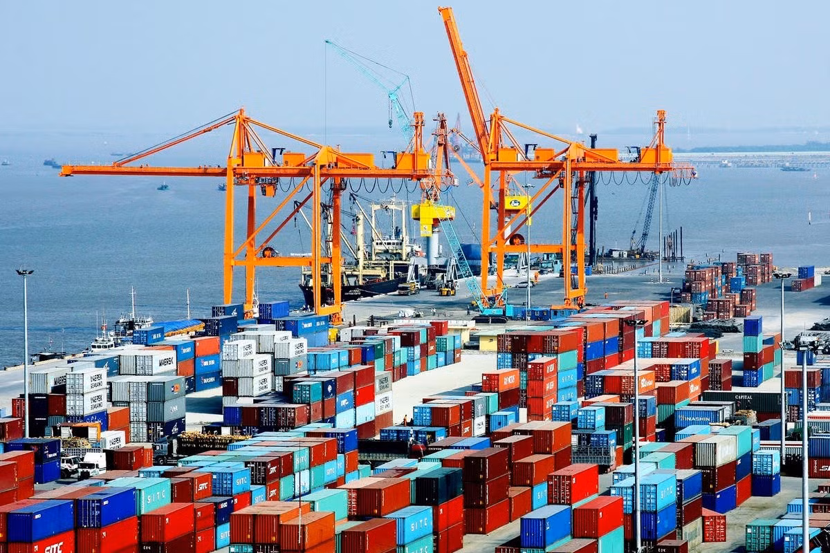 Dù khó khăn, tăng trưởng GDP vẫn đạt 8,02% trong năm 2025.