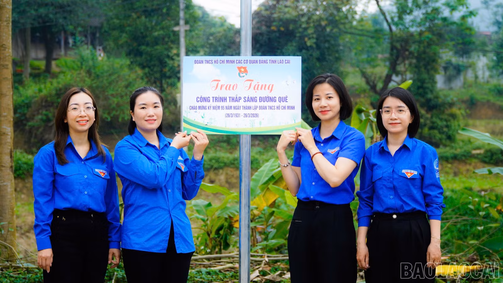 baolaocai-br_cong-trinh-thap-sang-duong-que.jpg