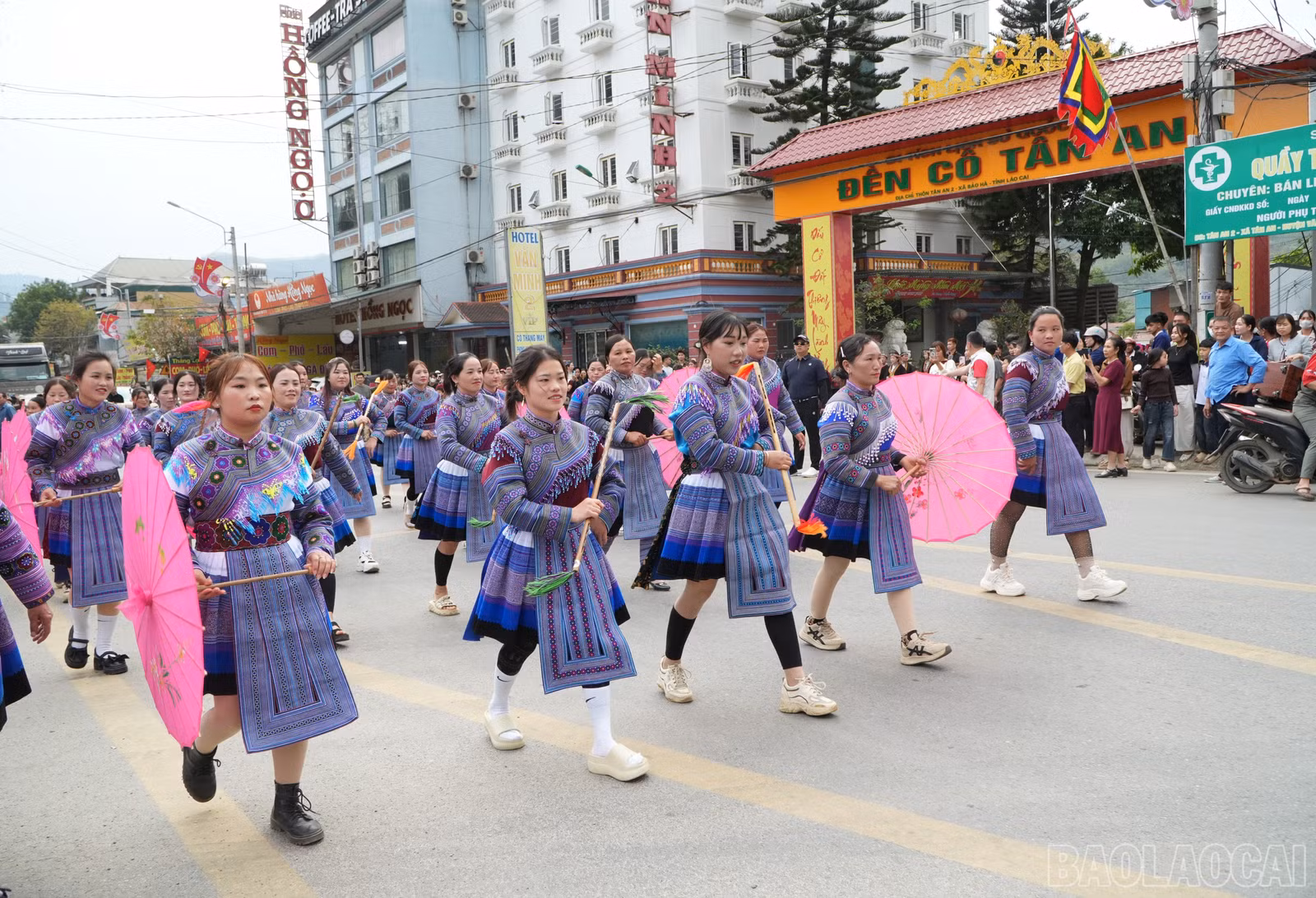 baolaocai-br_khoi-dan-toc-mong-trinh-dien-van-hoa.jpg