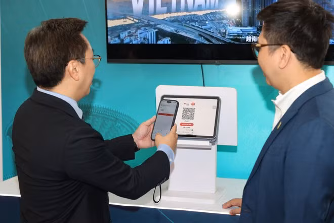 Trong giai đoạn đầu triển khai, du khách Trung Quốc có thể quét mã VIETQRGlobal để thanh toán tại các điểm chấp nhận thanh toán, gồm các trung tâm thương mại, khu mua sắm, điểm du lịch, nhà hàng và cửa hàng bán lẻ tại Việt Nam.