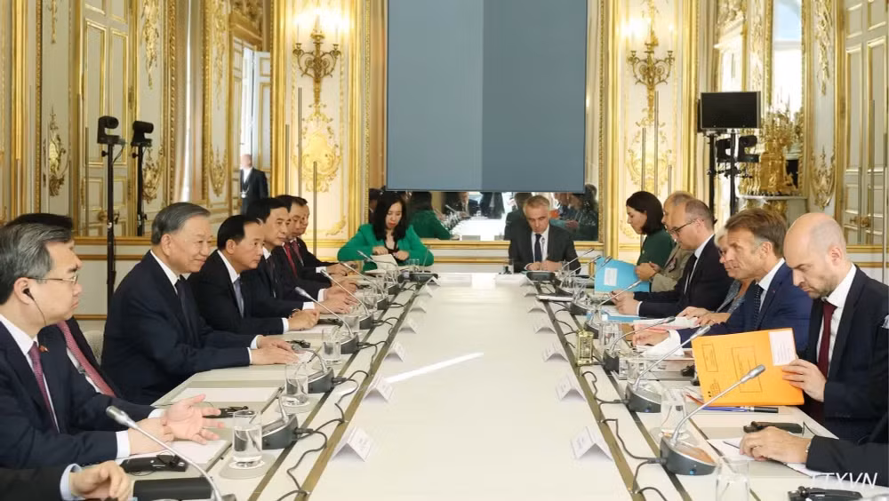 vna-potal-tong-bi-thu-chu-tich-nuoc-to-lam-hoi-dam-voi-tong-thong-phap-emmanuel-macron.png