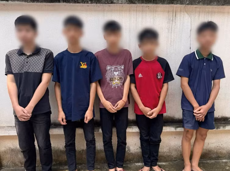 Nhóm học sinh tham gia vụ việc gây rối. Ảnh: CACC