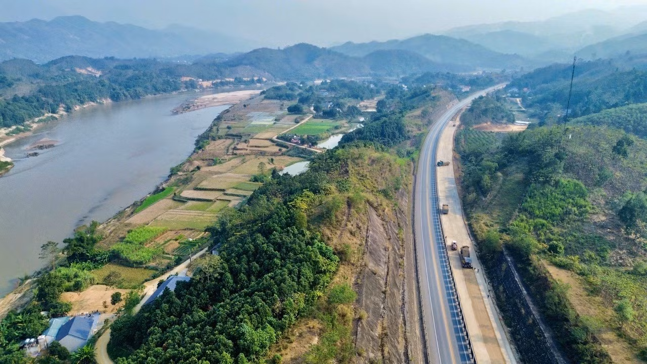 Nhìn từ trên cao, phần dự án mở rộng đã hình thành rõ nét. Theo tiến độ đặt ra, dự án sẽ hoàn thành và đưa vào sử dụng vào 31/12/2026.