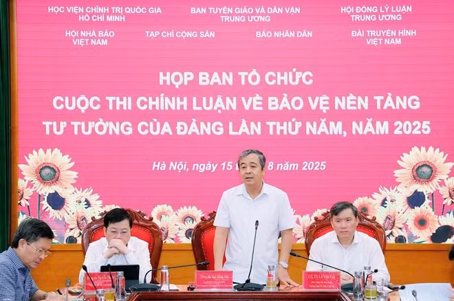 Đồng chí Ngô Đông Hải, Ủy viên Trung ương Đảng, Phó Trưởng Ban Tuyên giáo và Dân vận Trung ương, Ủy viên Ban Chỉ đạo, đồng Trưởng Ban Tổ chức Cuộc thi phát biểu chỉ đạo tại cuộc họp Ban Tổ chức Cuộc thi chính luận về bảo vệ nền tảng tư tưởng của Đảng lần thứ Năm, năm 2025.