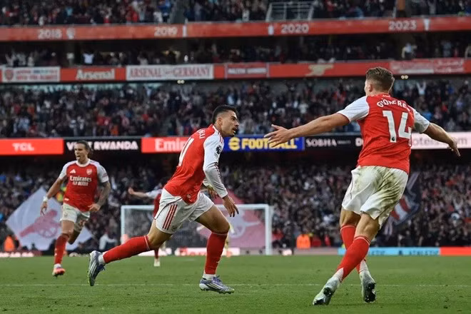 Martinelli giúp Arsenal có điểm.