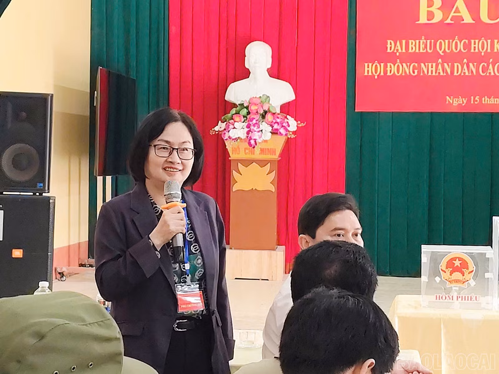 baolaocai-br_dong-chi-nguyen-thi-thu-ha-pho-giam-doc-so-noi-vu-pho-truong-ban-bau-cu-dai-bieu-hdnd-tinh-o-don-vi-bau-cu-so-5-phat-bieu-tai-don-vi-bau-cu-so-1.jpg