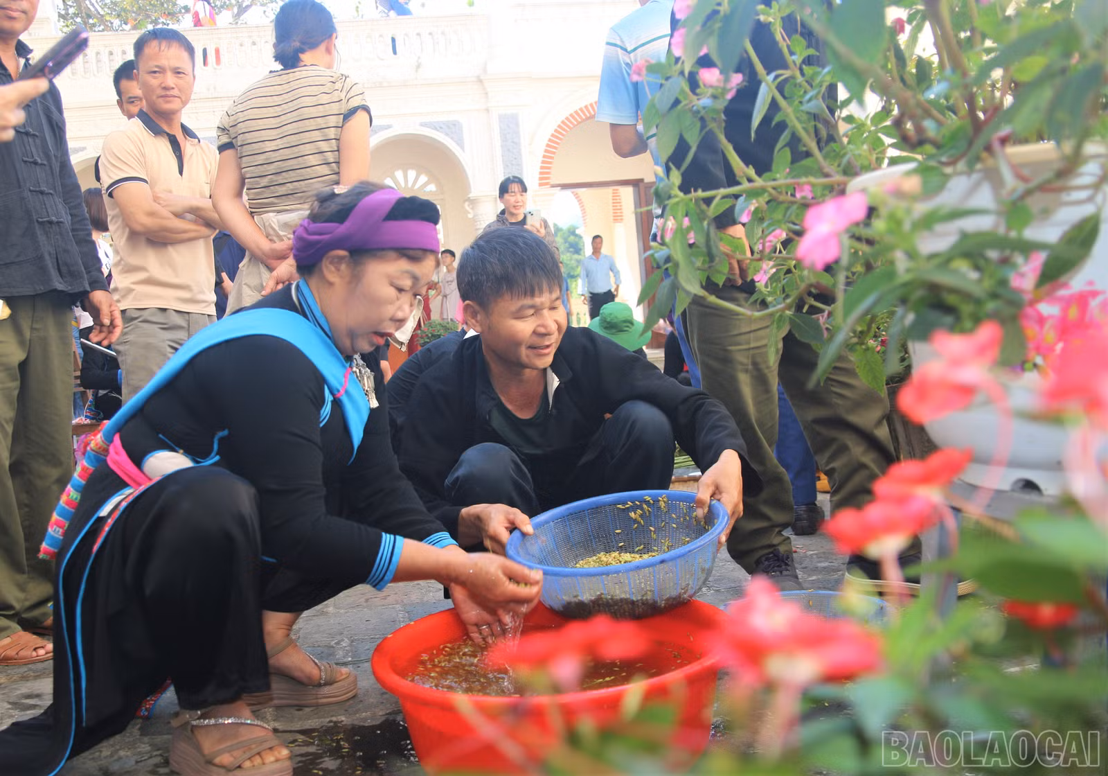 baolaocai-br_cac-cong-doan-lam-com-3.jpg