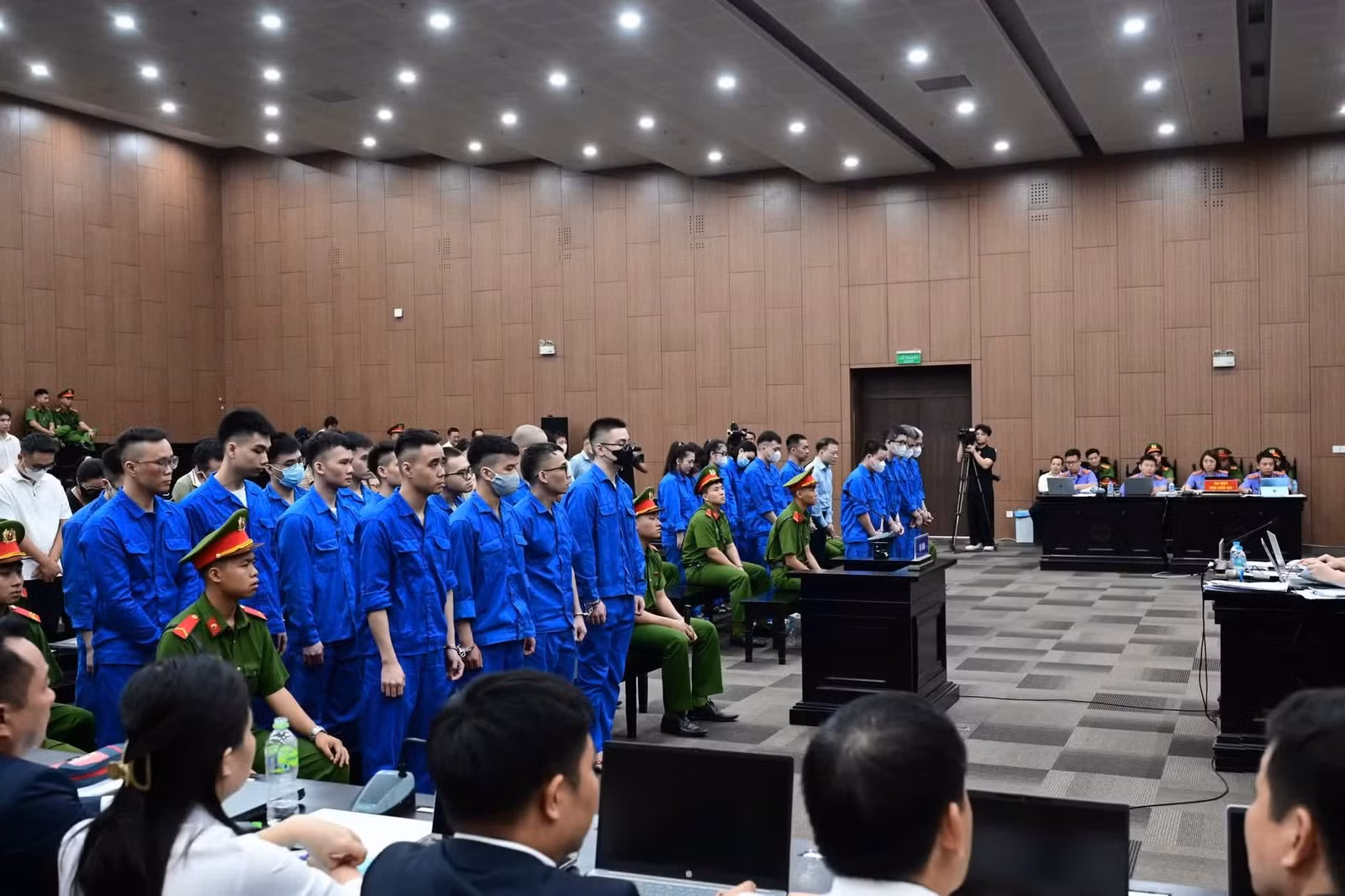 Các bị cáo tại phiên tòa.