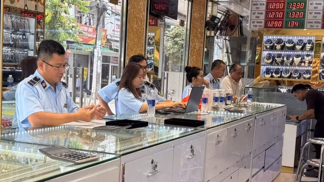 trang-suc-gia-5664.jpg