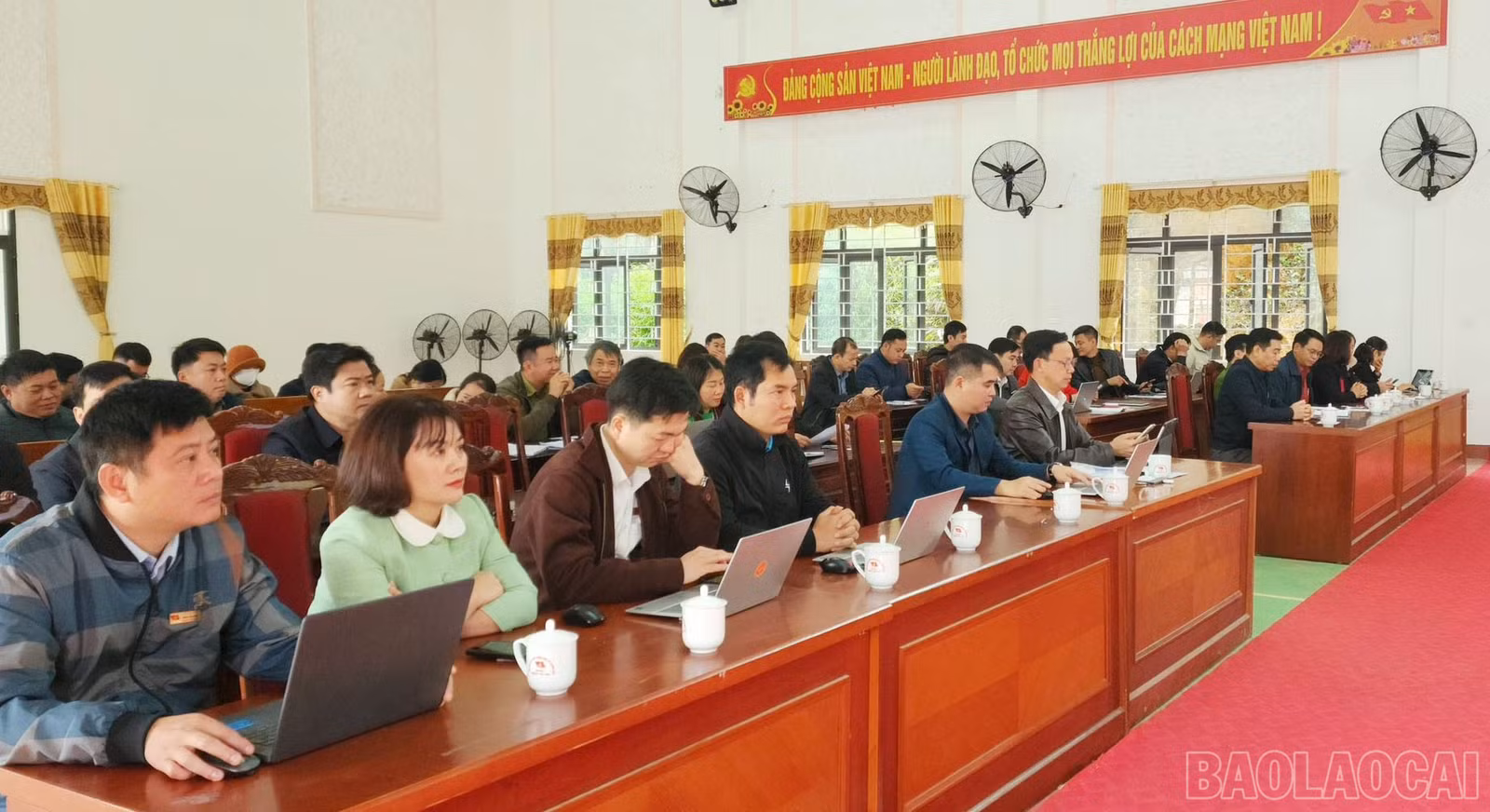 baolaocai-br_dai-bieu-du-buoi-le-phat-dong.jpg