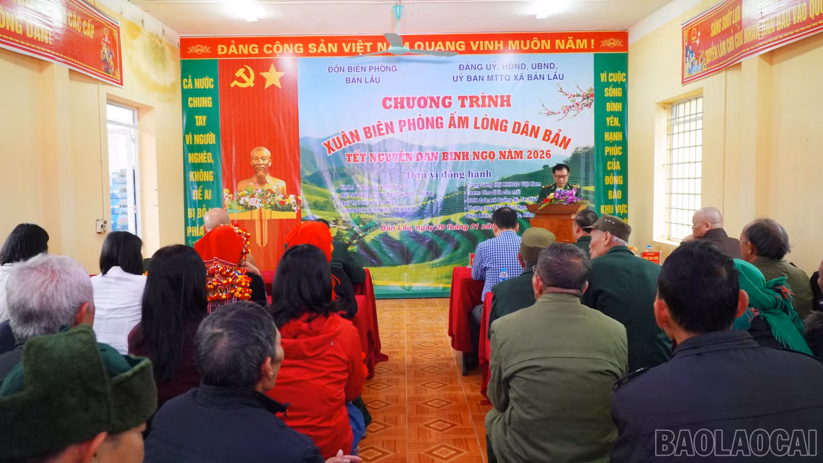 baolaocai-br_quang-canh-chuong-trinh-xuan-bien-phong-am-long-dan-ban-tai-thon-coc-lay-xa-ban-lau.jpg