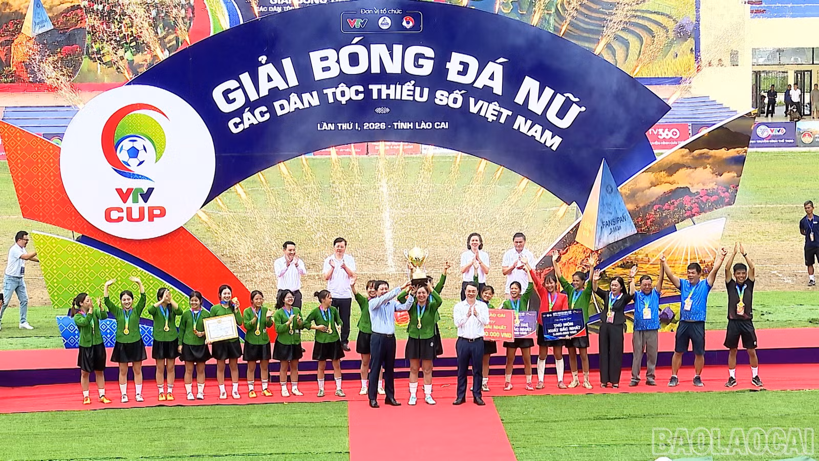 Đội Lục Yên là đội vô địch Giải bóng đá nữ các dân tộc thiểu số Việt Nam - VTV Cup lần thứ Nhất.