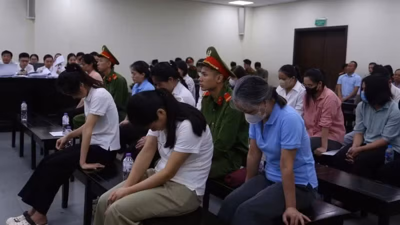 Các bị cáo tại phiên tòa.