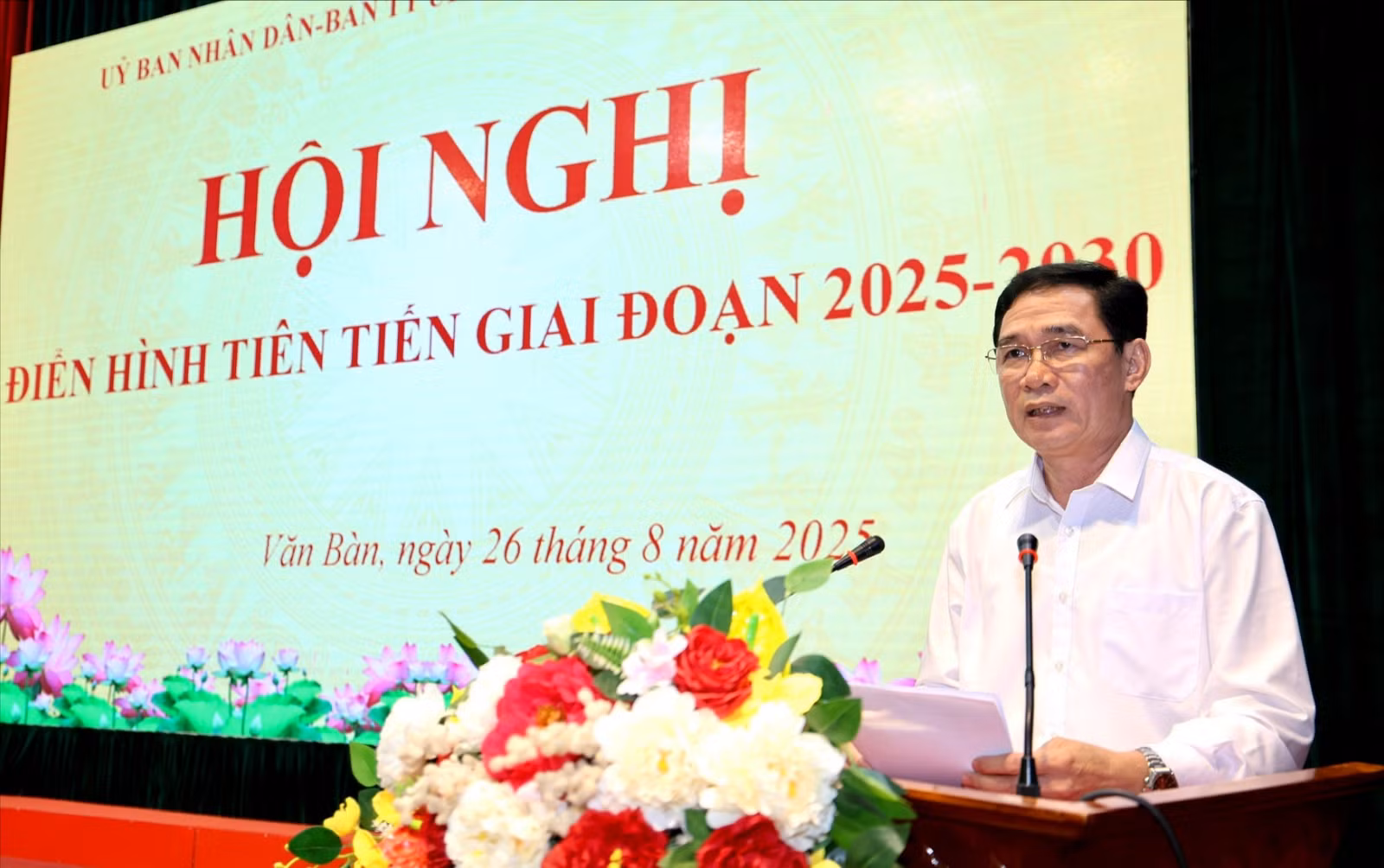bi-thu-xa-phat-bieu-1280.jpg