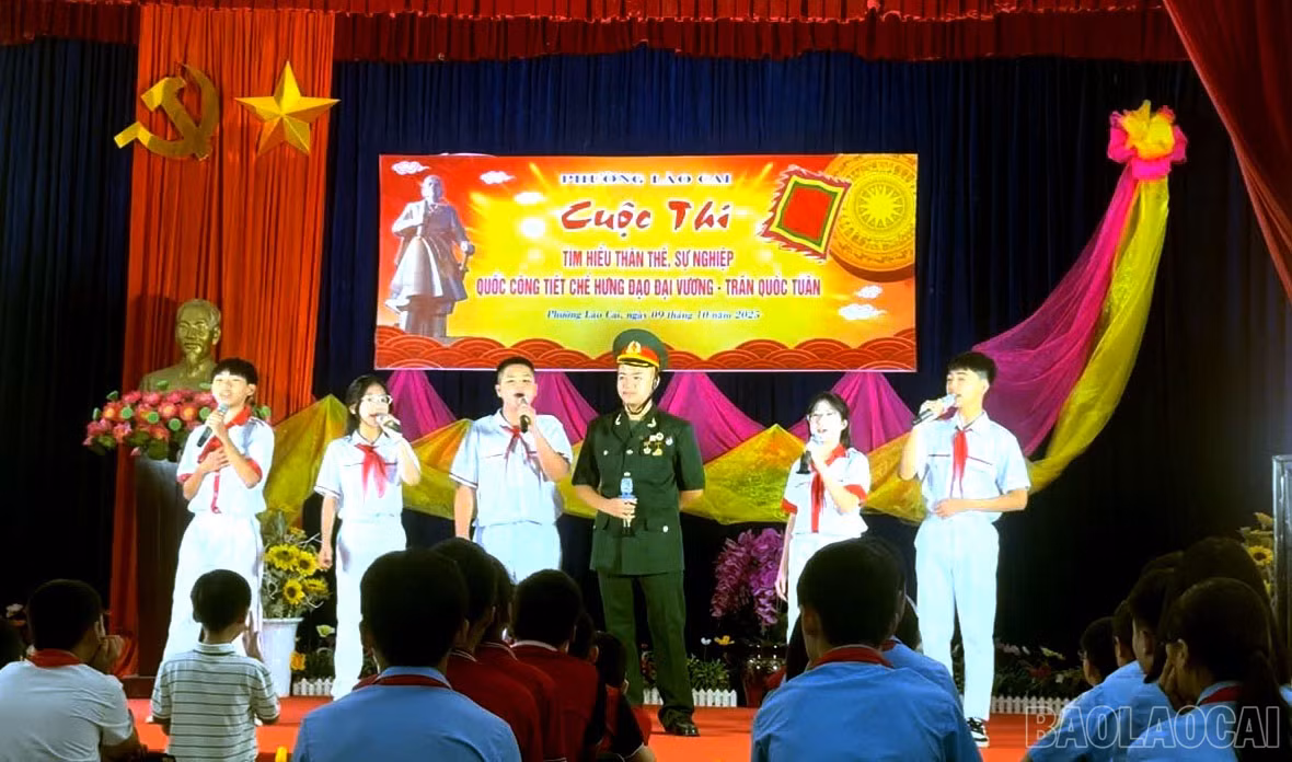 baolaocai-br_anh-1-phan-thi-man-chao-hoi-cua-hoc-sinh-truong-thcs-hoang-hoa-tham.jpg