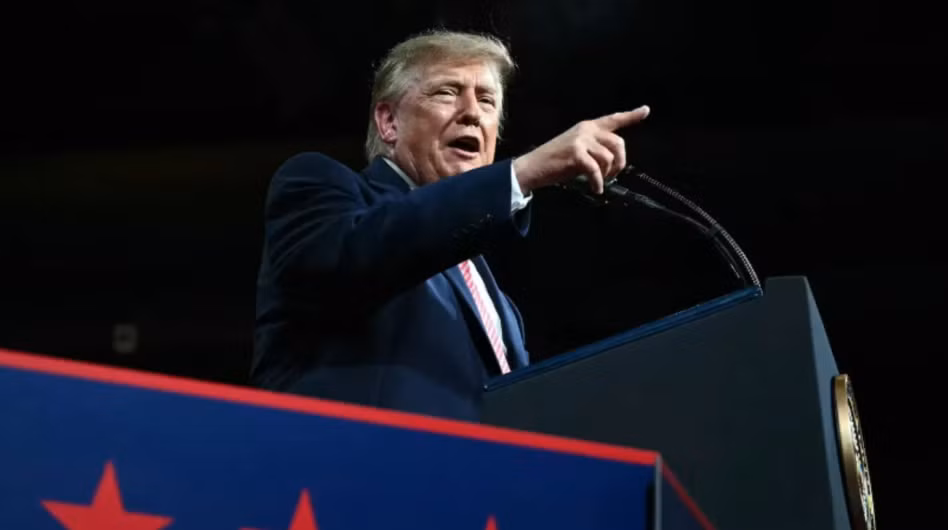 Tổng thống Mỹ Donald Trump dự cuộc vận động của đảng Cộng hòa tại bang Kansas ngày 19/10/2026. (Ảnh: AP/Getty Images/Kent Nishimura)