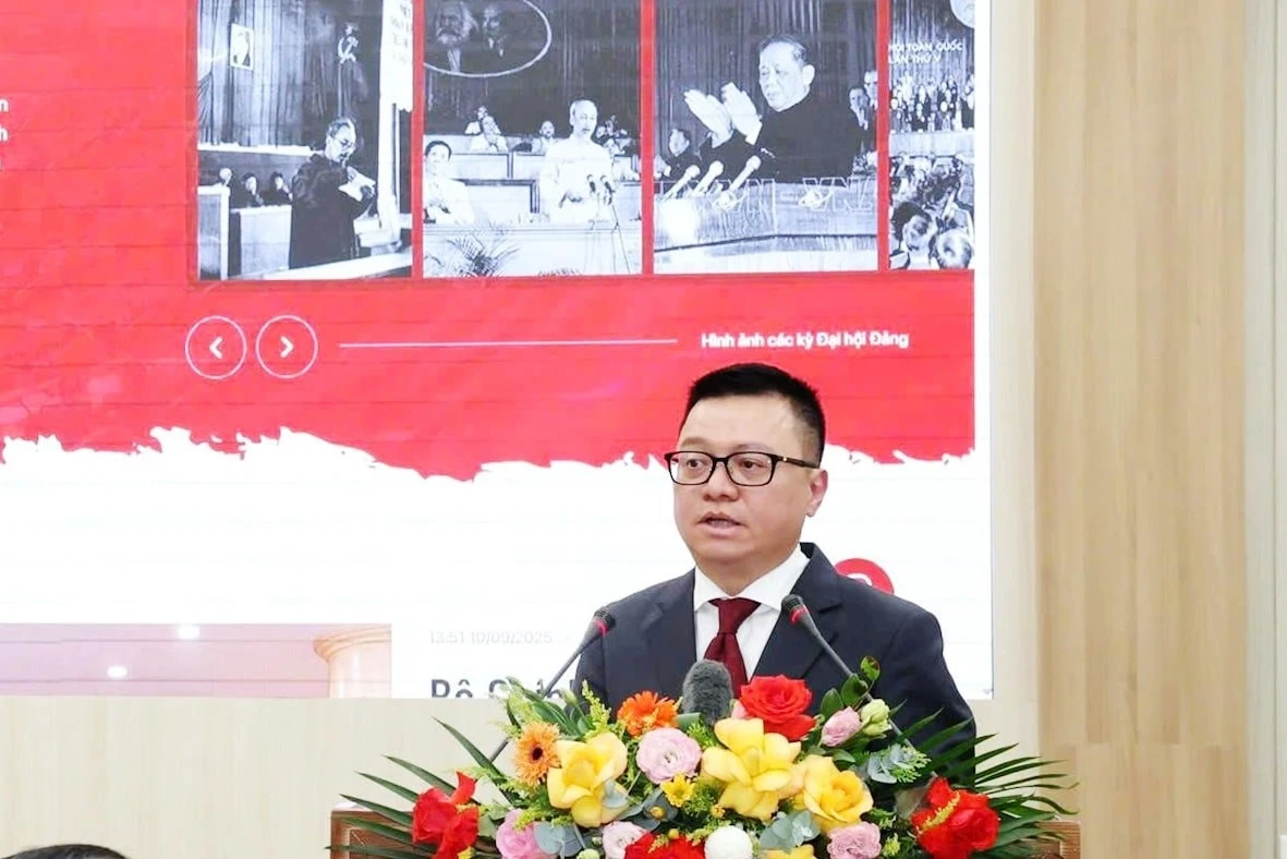 Tổng Biên tập Báo Nhân Dân Lê Quốc Minh phát biểu tại buổi lễ.