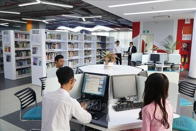 Thư viện Truyền cảm hứng (TDTU INSPIRE Library) của Trường Đại học Tôn Đức Thắng Thành phố Hồ Chí Minh với các dịch vụ mô phỏng theo mô hình thư viện các đại học TOP 100 thế giới nhằm hỗ trợ tối đa khả năng tiếp cận và khai thác tất cả tài nguyên hiện có tại thư viện.