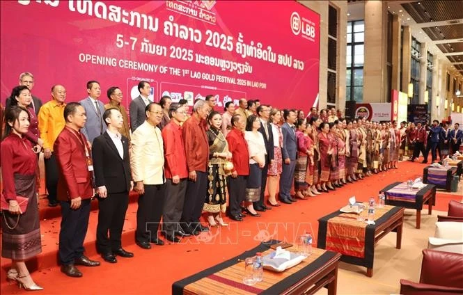 Các đại biểu tham dự sự kiện.