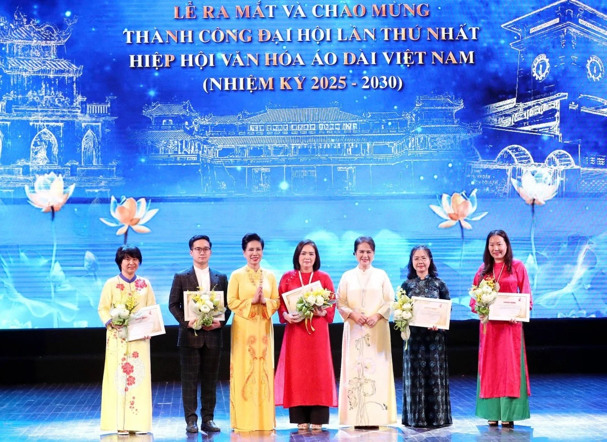 Hiệp hội Văn hóa Áo dài Việt Nam chính thức ra mắt công chúng.