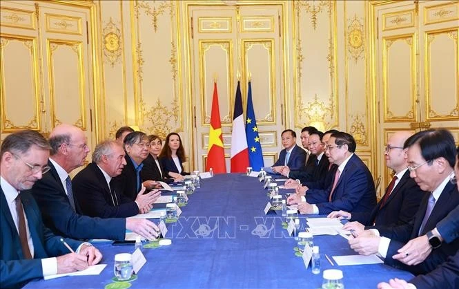 Thủ tướng Phạm Minh Chính hội đàm với Thủ tướng Pháp Francois Bayrou. Ảnh: Dương Giang/TTXVN