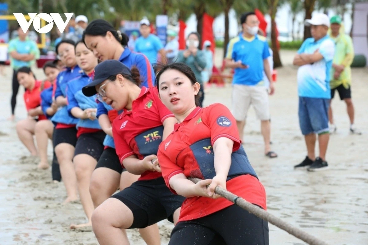Thi kéo co tại Liên hoan trò chơi dân gian trong Lễ hội văn hóa biển đảo Việt Nam năm 2023, tại Hải Phòng.