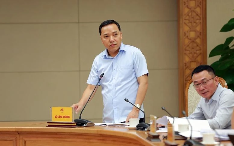 Một số ý kiến cho rằng cần có chính sách khuyến khích phát triển điện mặt trời mái nhà tự sản, tự tiêu ở miền Bắc, vốn có tốc độ gia tăng phụ tải lớn - Ảnh: VGP/Minh Khôi