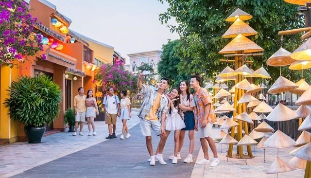 Cần tạo ra lớp công chúng mới, những khách hàng tiêu dùng sản phẩm và dịch vụ văn hóa vừa đa dạng về nhu cầu, vừa tự chủ chọn lựa và vừa chủ động chi trả thù lao (ảnh minh họa).