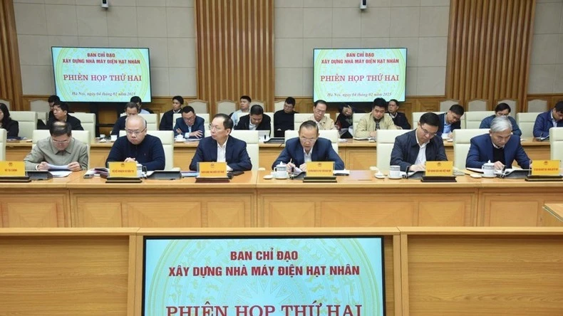 Đại diện lãnh đạo các bộ, ngành tại phiên họp. (Ảnh: TRẦN HẢI)