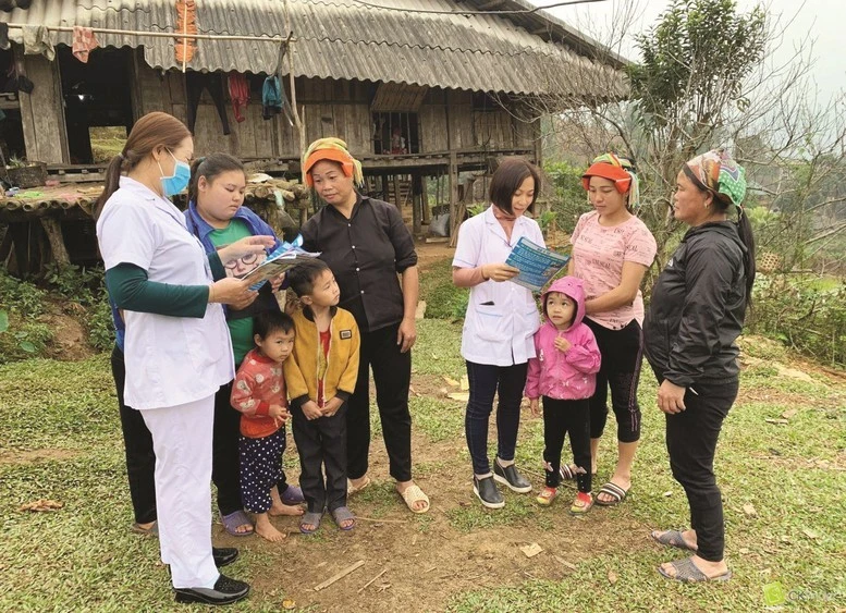 Bộ Y tế đề xuất nâng mức hỗ trợ hằng tháng đối với nhân viên y tế thôn, tổ dân phố và cô đỡ thôn