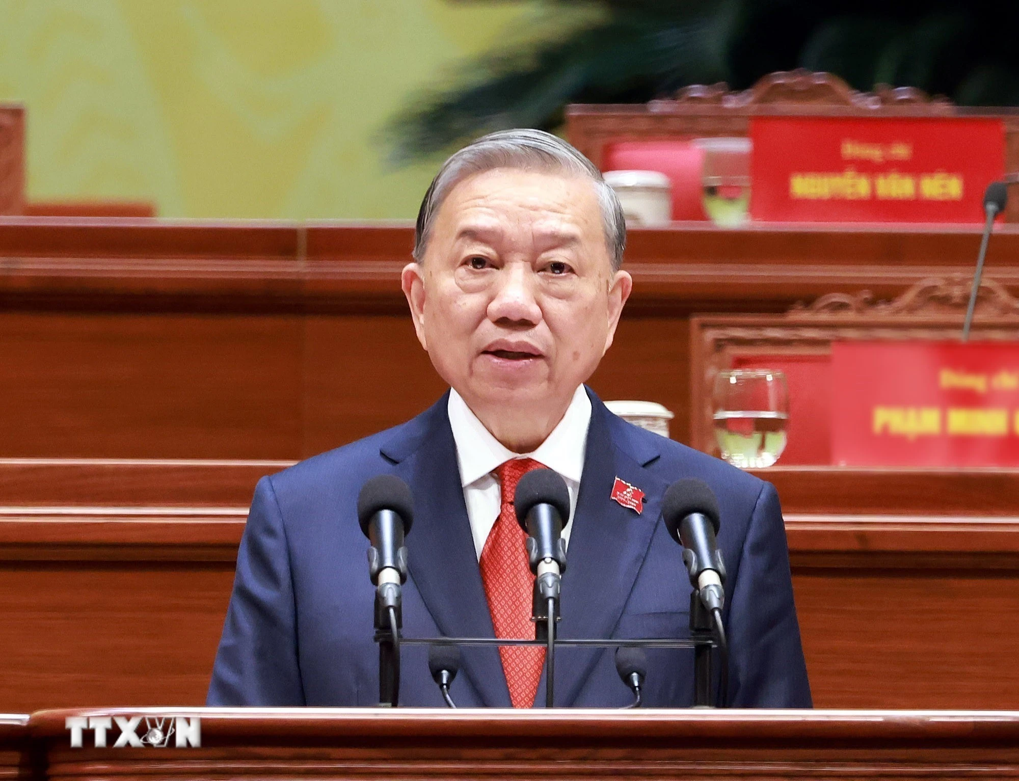 Tổng Bí thư Tô Lâm thay mặt Ban Chấp hành Trung ương Đảng khóa XIV phát biểu ý kiến. (Ảnh: TTXVN)