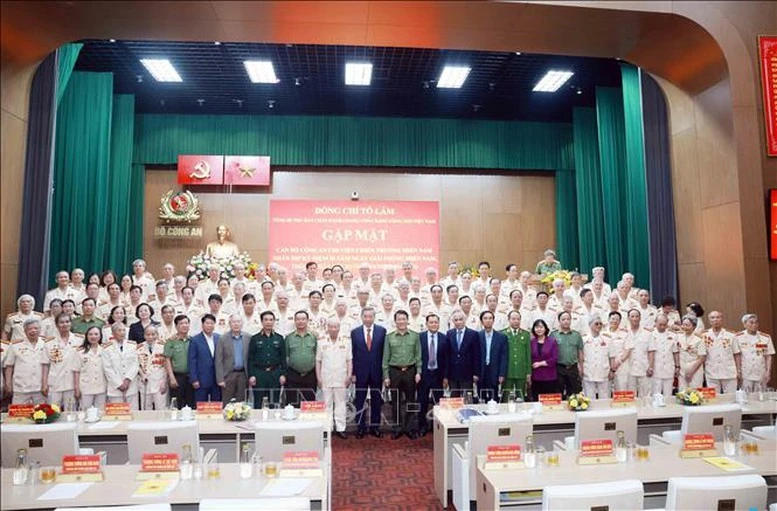 Tổng Bí thư Tô Lâm gặp mặt cán bộ công an chi viện chiến trường miền Nam