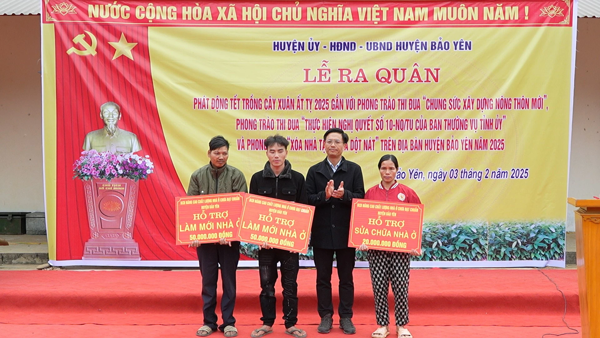 ban-chi-dao-nang-cao-chat-luong-nha-o-huyen-bao-yen-trao-ho-tro-cho-3-ho-gia-dinh-xoa-nha-tam-nha-dot-nat.jpg