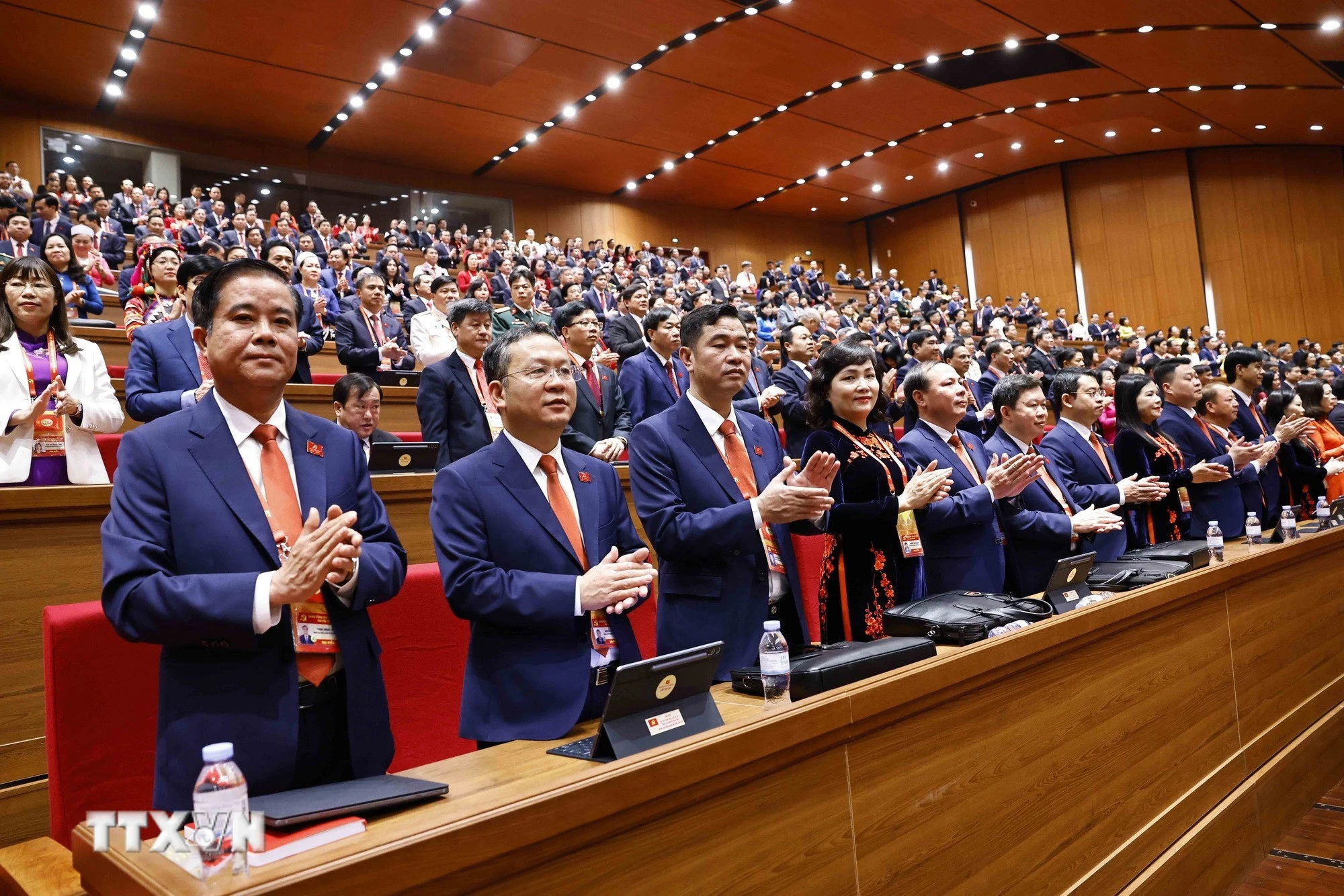 khai-mac-trong-the-dai-hoi-dai-bieu-toan-quoc-lan-thu-xiv-cua-dang-8540048-2.jpg